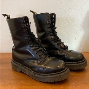 Dr Marten Air Wair women’s combat boots